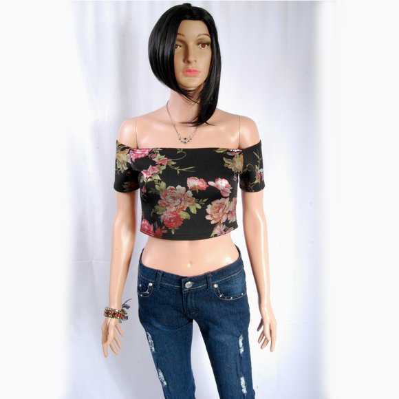 Charlotte Russe – Floral Cold Shoulder Crop Top - Picture 3 of 11